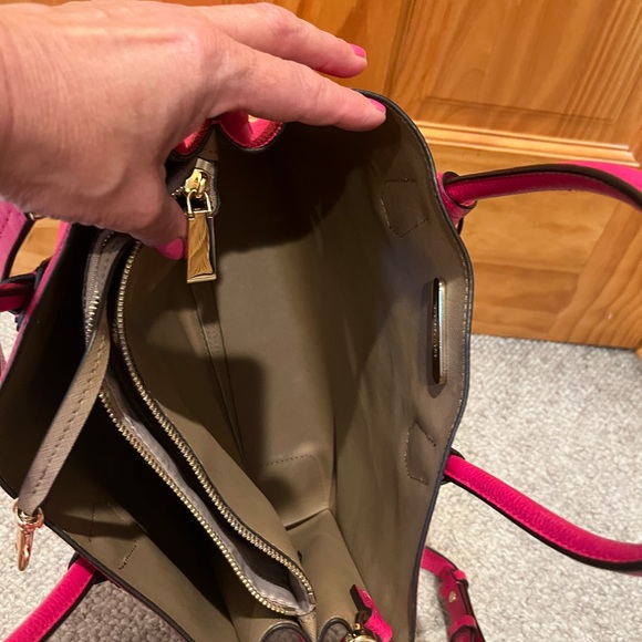 MICHAEL KORS MERCER Large Convertible Tote - Picture 10 of 14